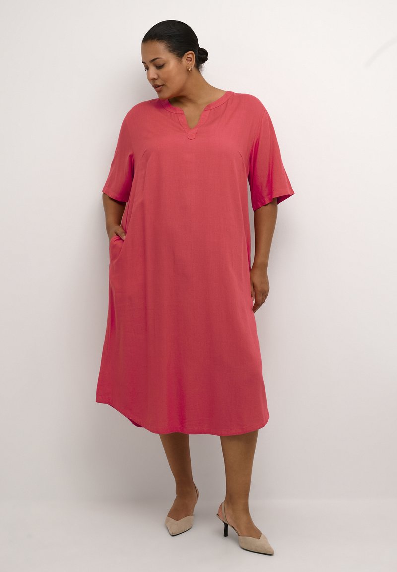 Kaffe Curve - MILLE KAFTAN - Dienas kleita - cayenne, Palielināt