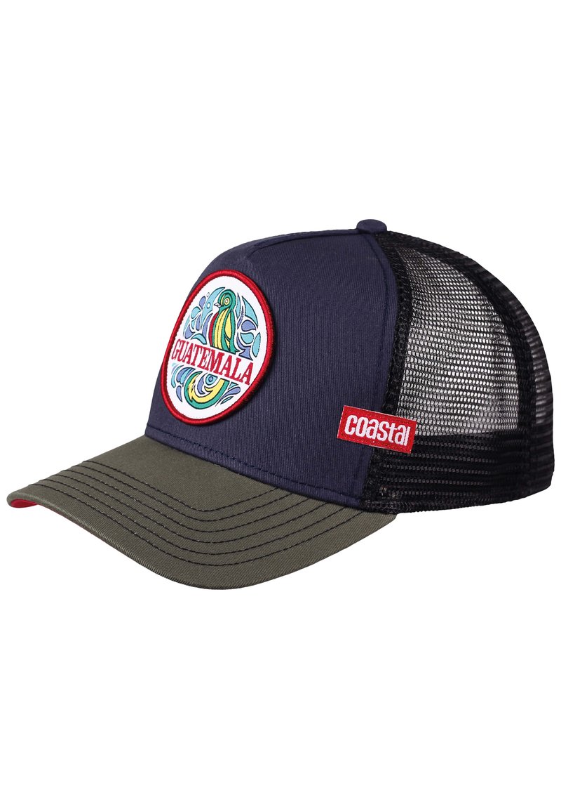 Casquette bleu marine et vert olive avec un dos en maille, comportant un patch brodé rond avec le mot "GUATEMALA" et une marque côtière.