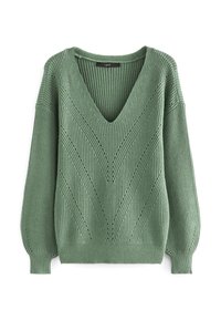 Pull vert tricoté avec un col en V, présentant des motifs zigzag texturés et des manches côtelées. Tissu doux avec une coupe décontractée.