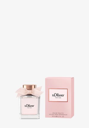Parfümflasche mit rosa Flüssigkeit, roségoldenem Verschluss, rosa gestreiftem Schleifenband, neben passendem rosa Karton mit der Aufschrift "s.Oliver for Her", 50 ml.