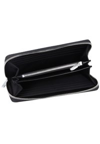 Portafoglio nero con zip, realizzato in nylon, dotato di due scomparti, molteplici slot per carte e una fodera interna liscia.