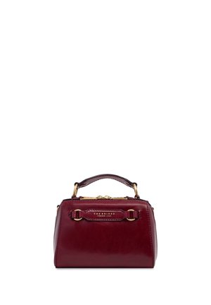 Piccola borsa a mano in pelle rosso scuro con manico superiore, ferrature dorate e targhetta frontale con logo con la scritta "The Bridge Firenze 1969."