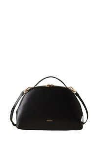 Borsa nera in pelle con silhouette arrotondata, dettagli in metallo dorato, manici doppi e tracolla regolabile. Logo mostrato sul davanti.