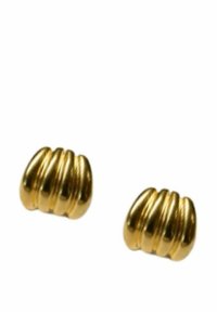 Guldtonede metaløreringe med ribbet design, der har en rund form og glat tekstur. Hver ørering har flere lodrette riller.