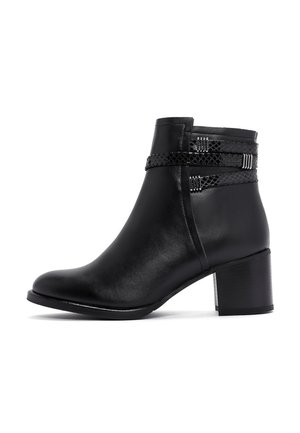 Stivaletti - black