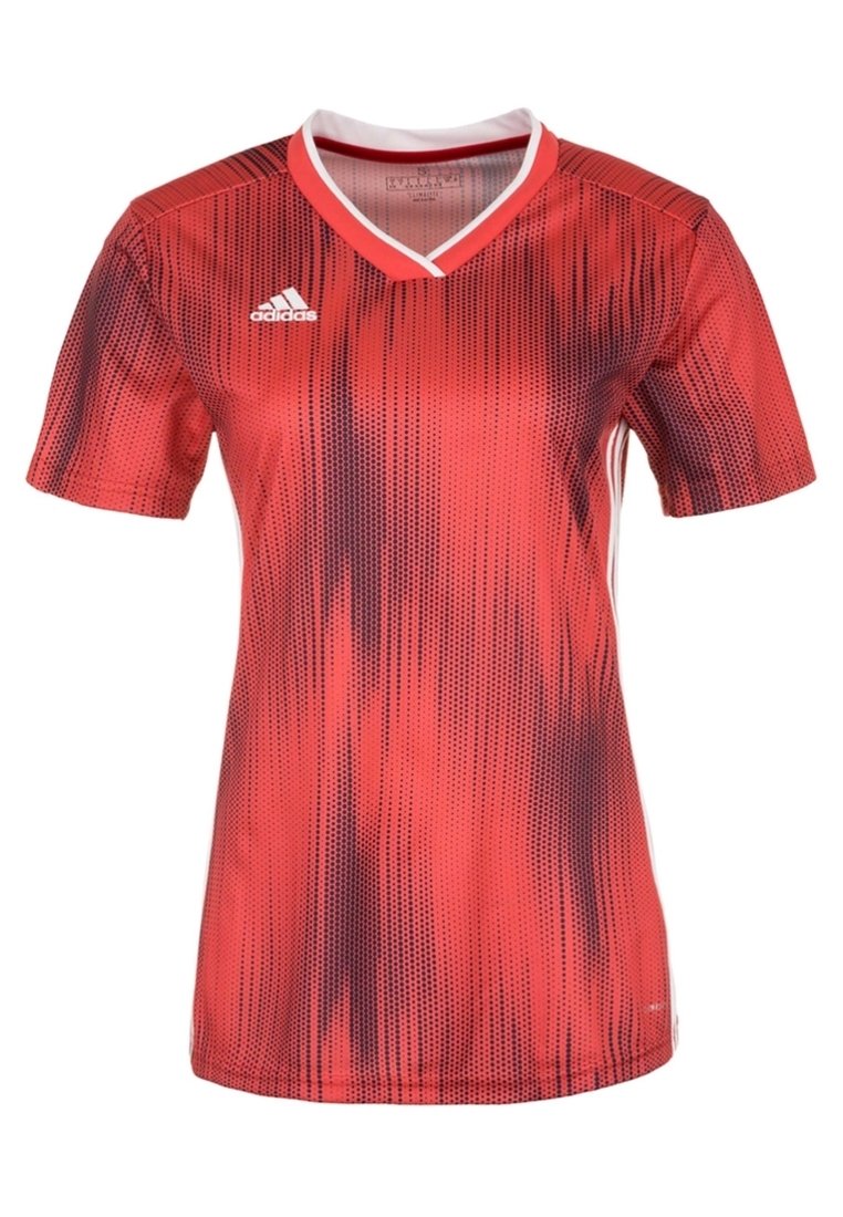 Röd kortärmad fotbollsdräkt med V-hals och ett gradientprickmönster, med vita accenter och Adidas-logotyp på övre vänstra sidan.