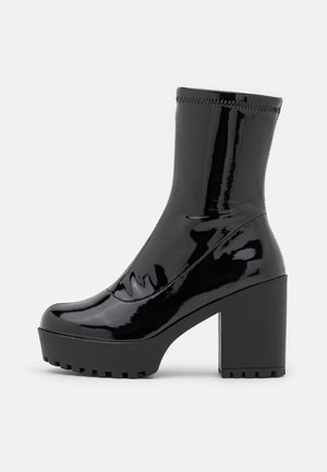 Kotníkové boty - black