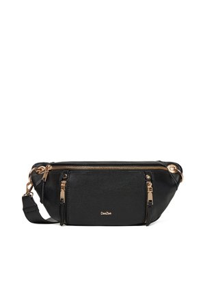 Bolso de cintura de cuero negro texturizado con cremalleras doradas, logo DeeZee, correa ajustable y dos bolsillos frontales con cremallera sobre fondo blanco.