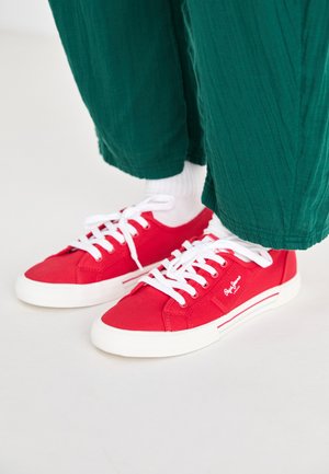 BRADY BASIC - Baskets basses - red