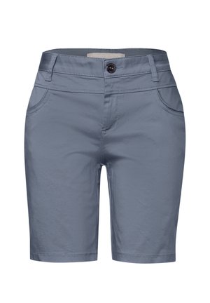 Shorts bleu clair en tissu lisse, dotés de passants de ceinture, d'un bouton à l'avant et de poches de chaque côté. Coupe ajustée et longueur au genou.