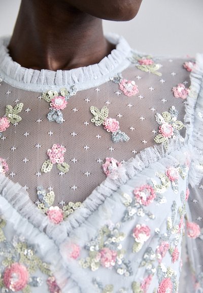 Needle & Thread SHIMMER DITSY LONG SLEEVE GOWN - Svečana odjeća - cloud