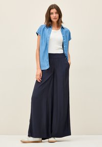 Thumbnail Image 2