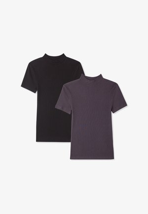 Due magliette a manica corta con collo alto, una nera e l'altra in viola scuro, caratterizzate da una texture a coste e un design aderente.