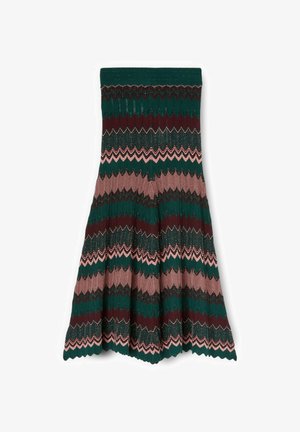 Strikket midi-nederdel med bred linning, der har zigzag-mønstre i grøn, bourgogne, pink og metalliske accenter.