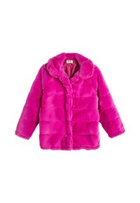 Cappotto in pelliccia sintetica di un vivace colore rosa, con colletto, design trapuntato, chiusura frontale con bottoni e maniche lunghe. Texture morbida, senza motivi visibili.