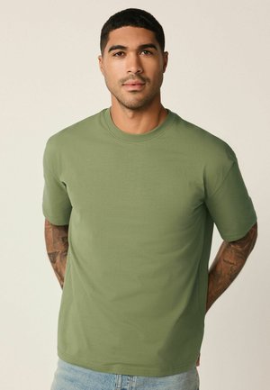 ESSENTIAL CREW NECK - Paprasti marškinėliai - moss green