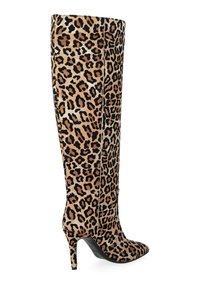 Bottes montantes en imprimé léopard avec un bout pointu, un talon stiletto et une texture en suède doux. Présente une silhouette ajustée et un design élégant.