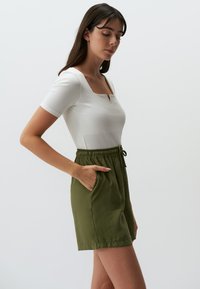 Jimmy Key HIGH WAIST - Shorts - khaki
