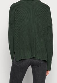 Monki Stickad tröja - dark green