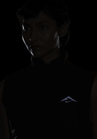 Nike Performance TRAIL REPEL VEST - Colete - black anthracite
