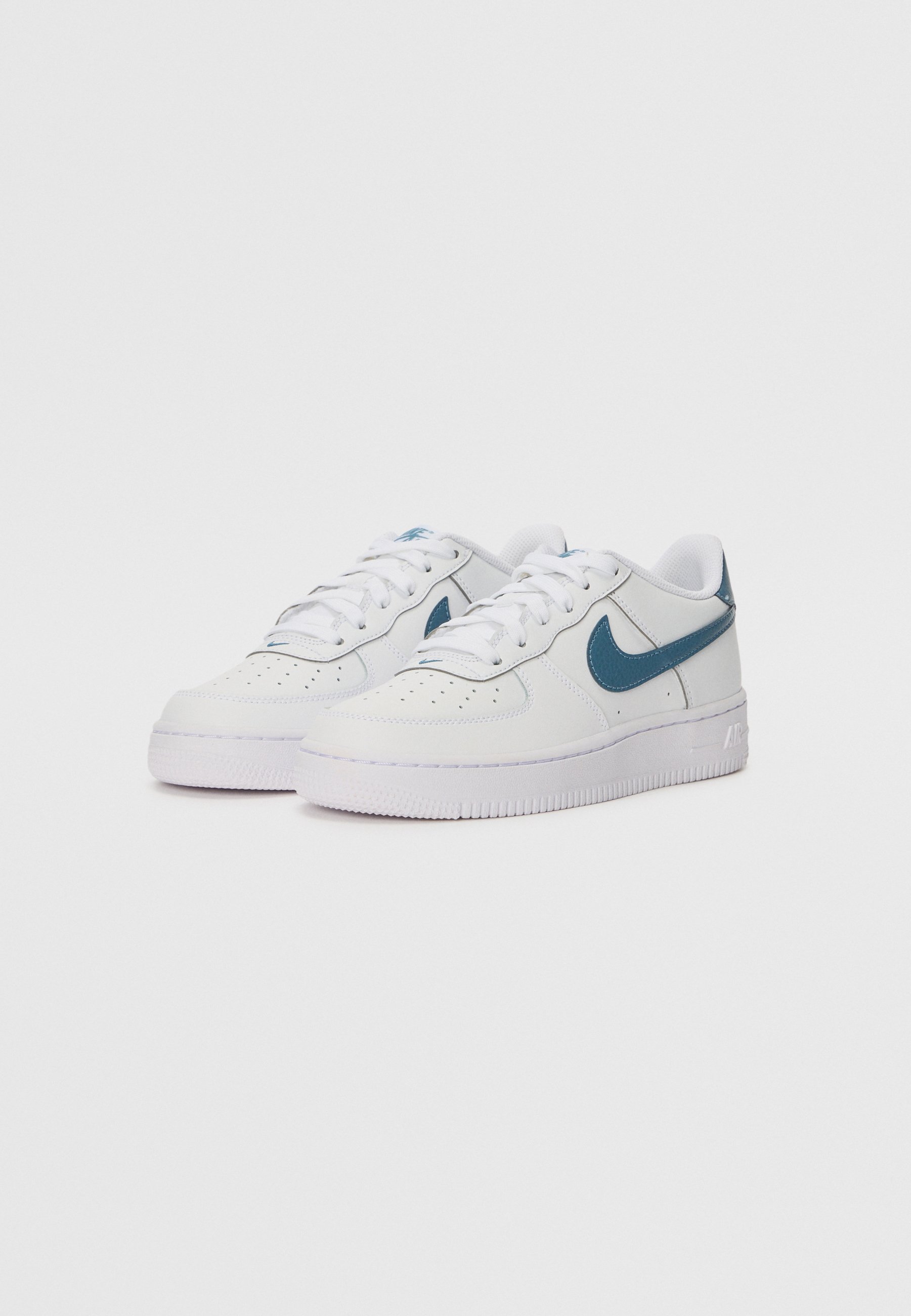 nike air force 1 white thunderstorm
