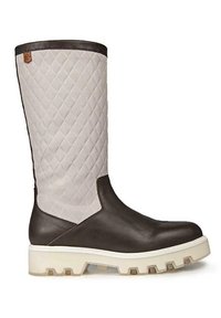 Bota de cuero marrón y tejido gris acolchado hasta la rodilla con una suela blanca gruesa y un acento marrón en la parte superior. Superficie texturizada para mayor agarre.