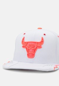 Mitchell & Ness NBA CHICAGO BULLS DAY SNAPBACK - Gorra - white