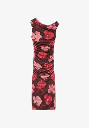 Rüschendes Blumen Kleid mit braunem Hintergrund, das große rosa und rote Blumen zeigt. Es hat einen Schalkragen und ein figurbetontes Design.