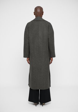 Poradie 10: Filippa K - VANESSA VENTED COAT - Klasický kabát