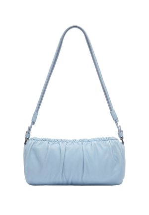 Hellblaue Leder-Umhängetasche mit Raffung und verstellbarem Riemen, entworfen für den lässigen oder formellen Gebrauch.