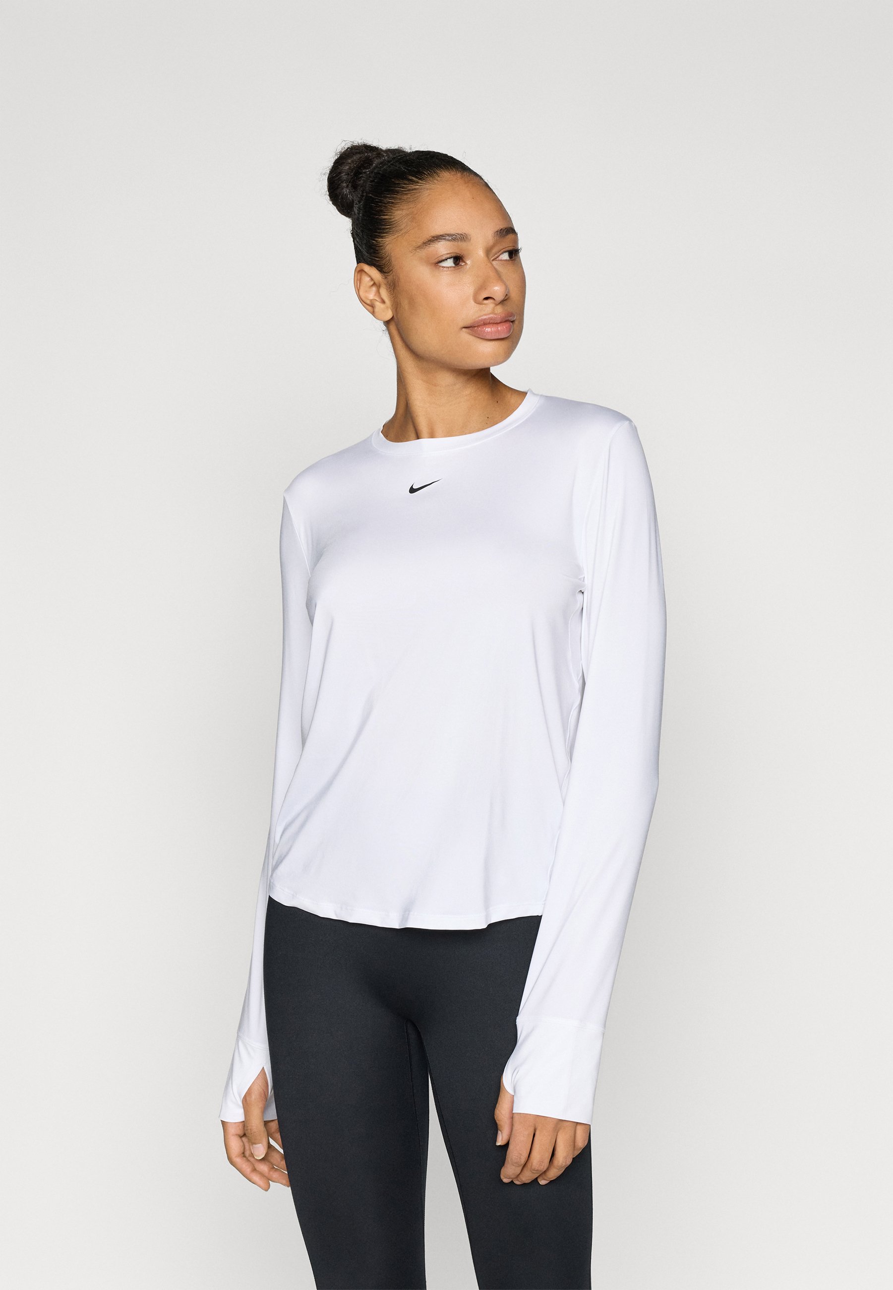 nike women's white long sleeve shirt