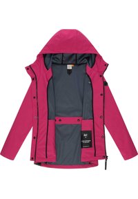 Veste imperméable rose avec un intérieur gris, une capuche et des boutons pression, dotée de poches et d'une étiquette à l'intérieur. Texture lisse et design léger.