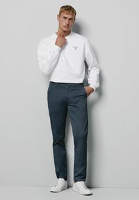 Meyer M5 - Chino - blau