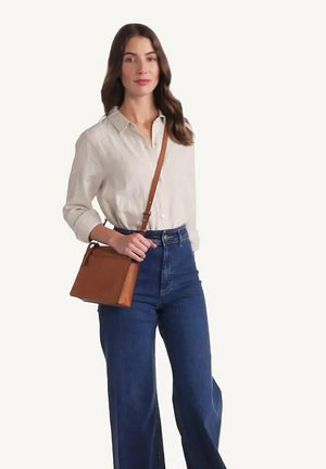TARYN - Borsa a tracolla - brown