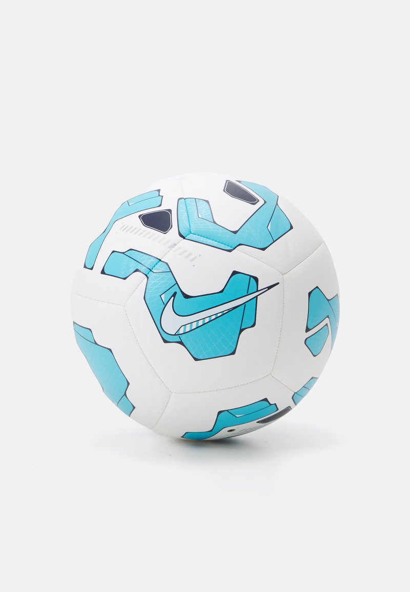 Pallone da calcio Nike con una superficie bianca e accenti geometrici turchesi e neri. Realizzato in materiale sintetico con una finitura testurizzata.
