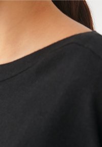 TATUUM Sweter