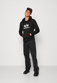 Thumbnail Image 6