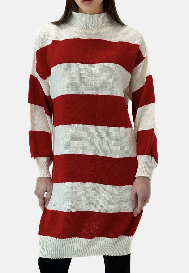 Rood-wit gestreepte gebreide jurk met een hoogsluitende hals en lange mouwen. Geribde boorden en zoom voegen textuur toe aan het loszittende ontwerp.