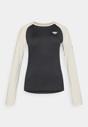 Maglietta a maniche lunghe con corpo nero e maniche color crema, caratterizzata da un logo sul petto e un'accenno discreto su una manica. Tessuto dalla texture liscia.