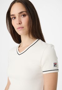 Fila PORTELLO V-NECK - T-shirt basic - egret