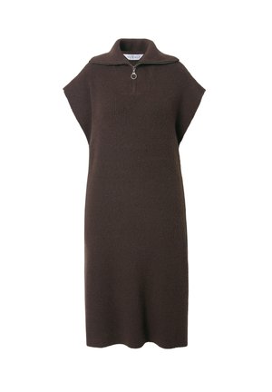 Abito in maglia marrone con colletto a zip, maniche corte a campana e silhouette morbida, caratterizzato da una trama a coste su tutta la lunghezza.