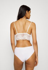 Sloggi BODY ADAPT HIPSTER - Briefs - white