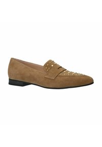 Bruine nubuck loafer-schoenen met een lage hak, voorzien van een decoratieve strip en studs op de neus, wat zorgt voor een gestructureerd uiterlijk.