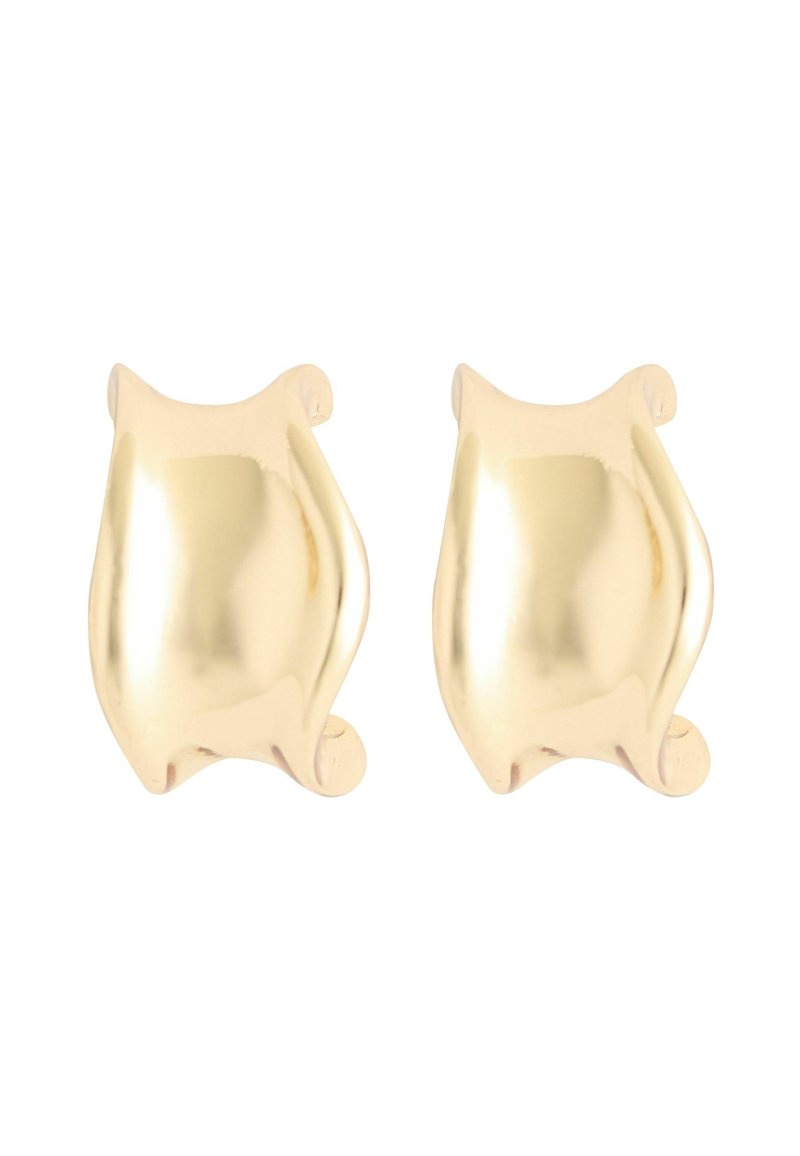 Zelta toņa metāla auskari ar viļņotu, skulpturālu formu un gludu tekstūru. Raksturīgas noapaļotas malas un pievienots aizdares mehānisms drošai nēsāšanai.