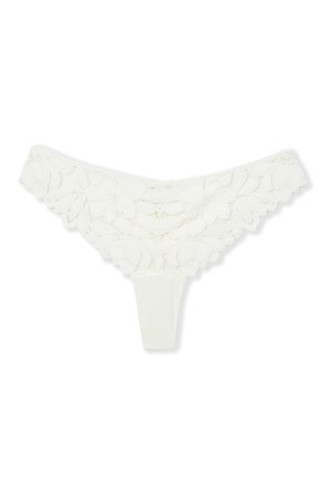 Perizoma da donna in pizzo bianco con motivo floreale, bordi smerlati e pannello frontale in tessuto liscio.