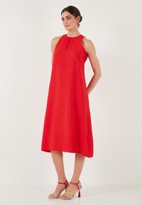 LELA REGULAR FIT - Vapaa-ajan mekko - coral