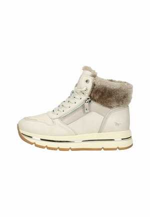 Sneakers high-top beige in pelle, con risvolto in finta pelliccia, dettagli con zip e suola in contrasto bianca e color gomma.