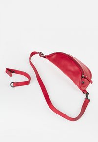 Aunts & Uncles BILBERRY - Heuptas - crimson red