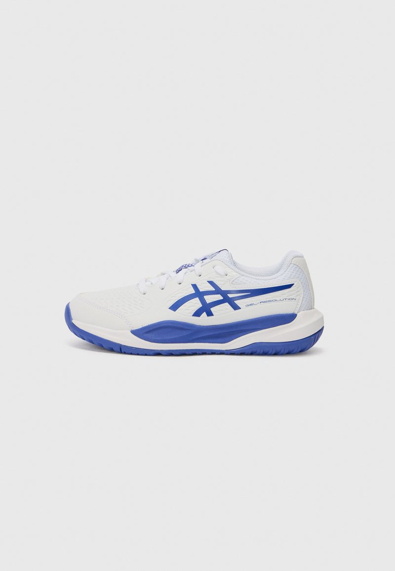 White athletic shoe with blue accents, textured mesh upper, cushioned sole, and distinctive logo on the side. Features traditional lacing.