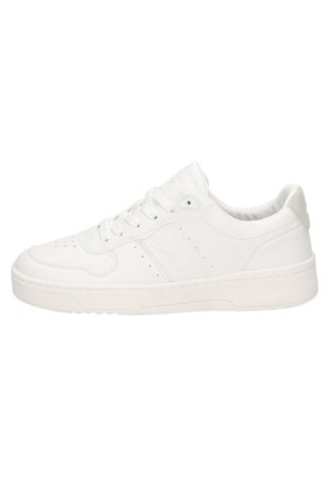 White sneaker made of smooth leather with a perforated toe, flat laces, and a padded collar. Features a side logo and rubber sole.